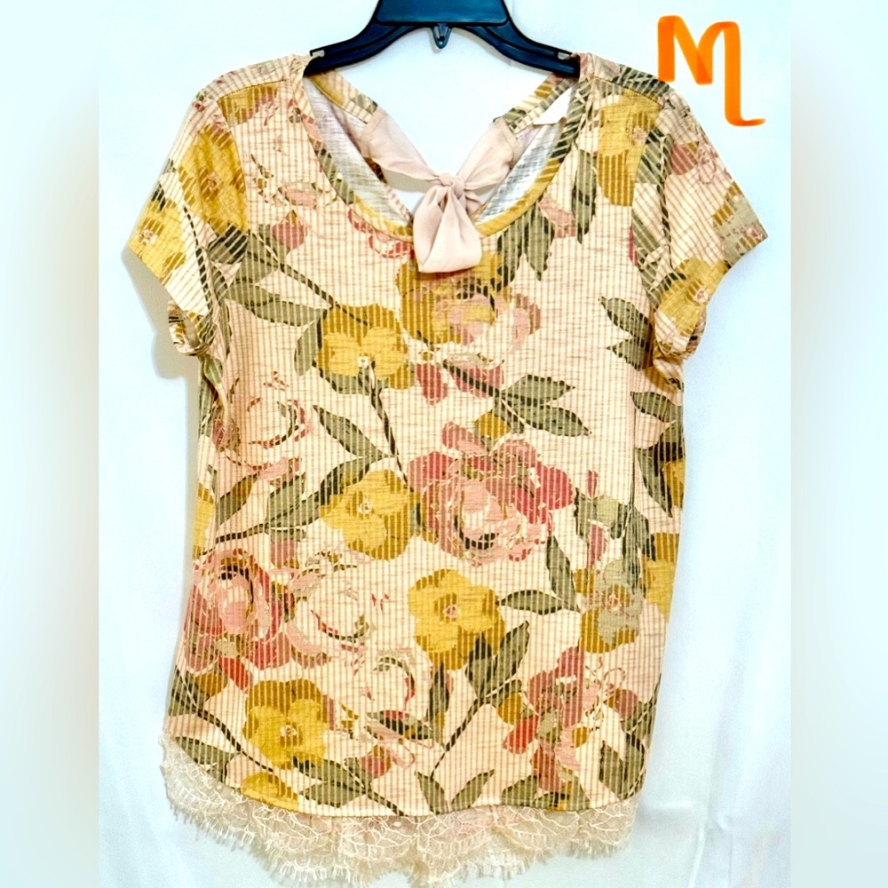 LC Lauren Conrad Short Sleeve Tee in Soft Pastel